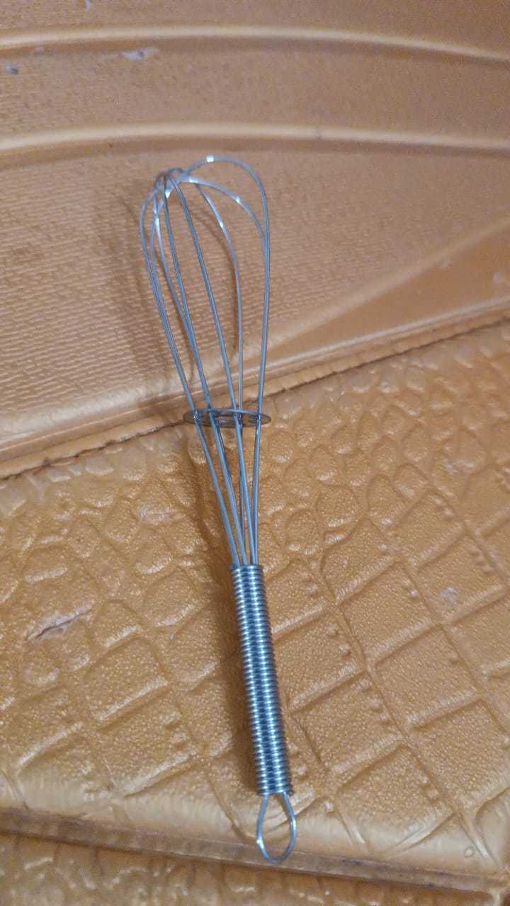 Kitchen whisk whisking use