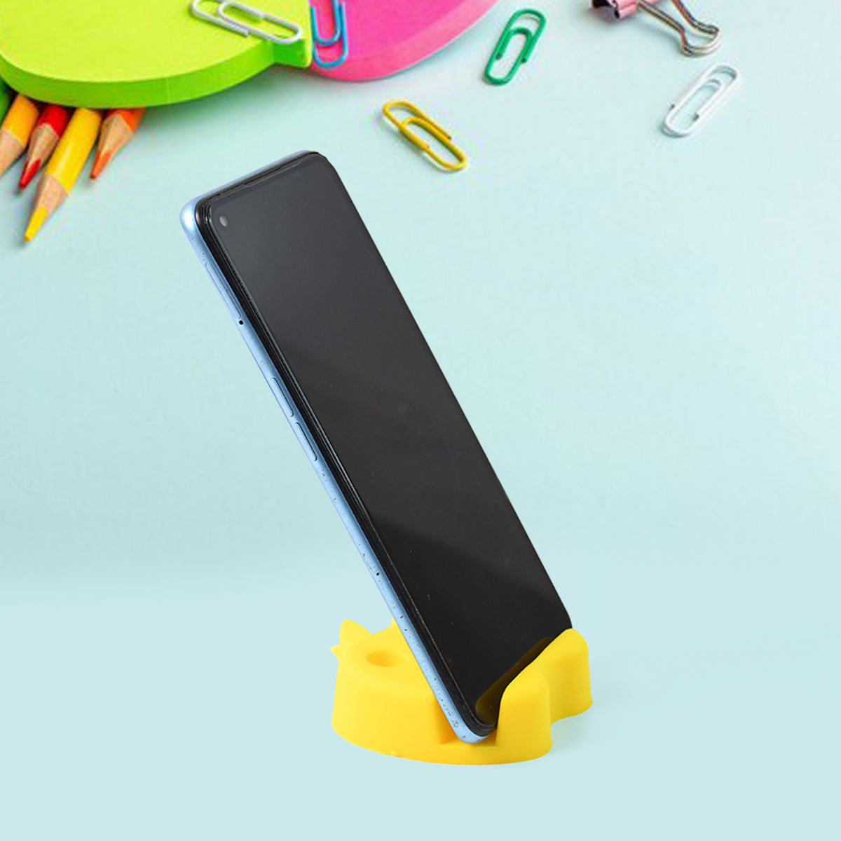 Multi-functional Apple-shaped Plastic Mobile Stand With Pen Holder (1 Pc Mix Color)