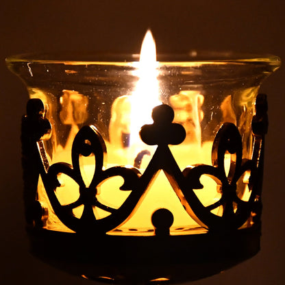 Glow petal designed glass candle holder for home ambiance