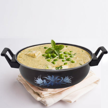 Iron fry pot for sautéing and frying Indian dishes