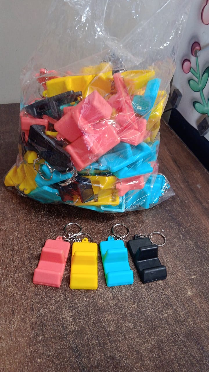 Plastic 2-in-1 mobile stand keychain compact for travel and daily use