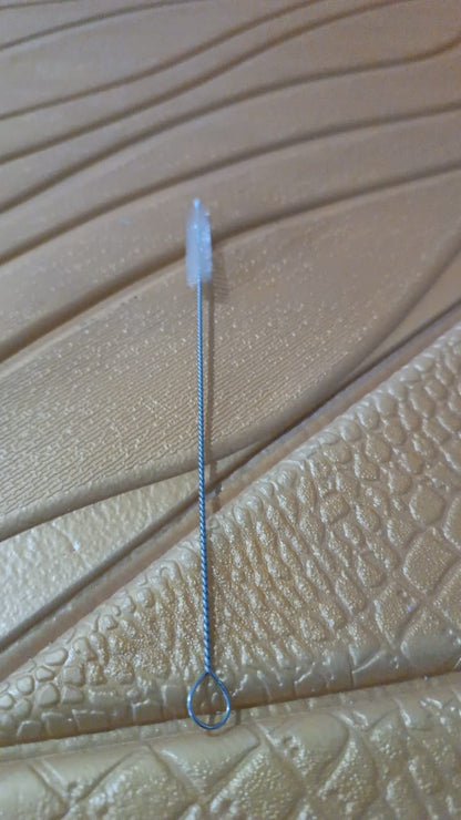 Packaging of Velvet Wipe straw cleaning brush showing key features