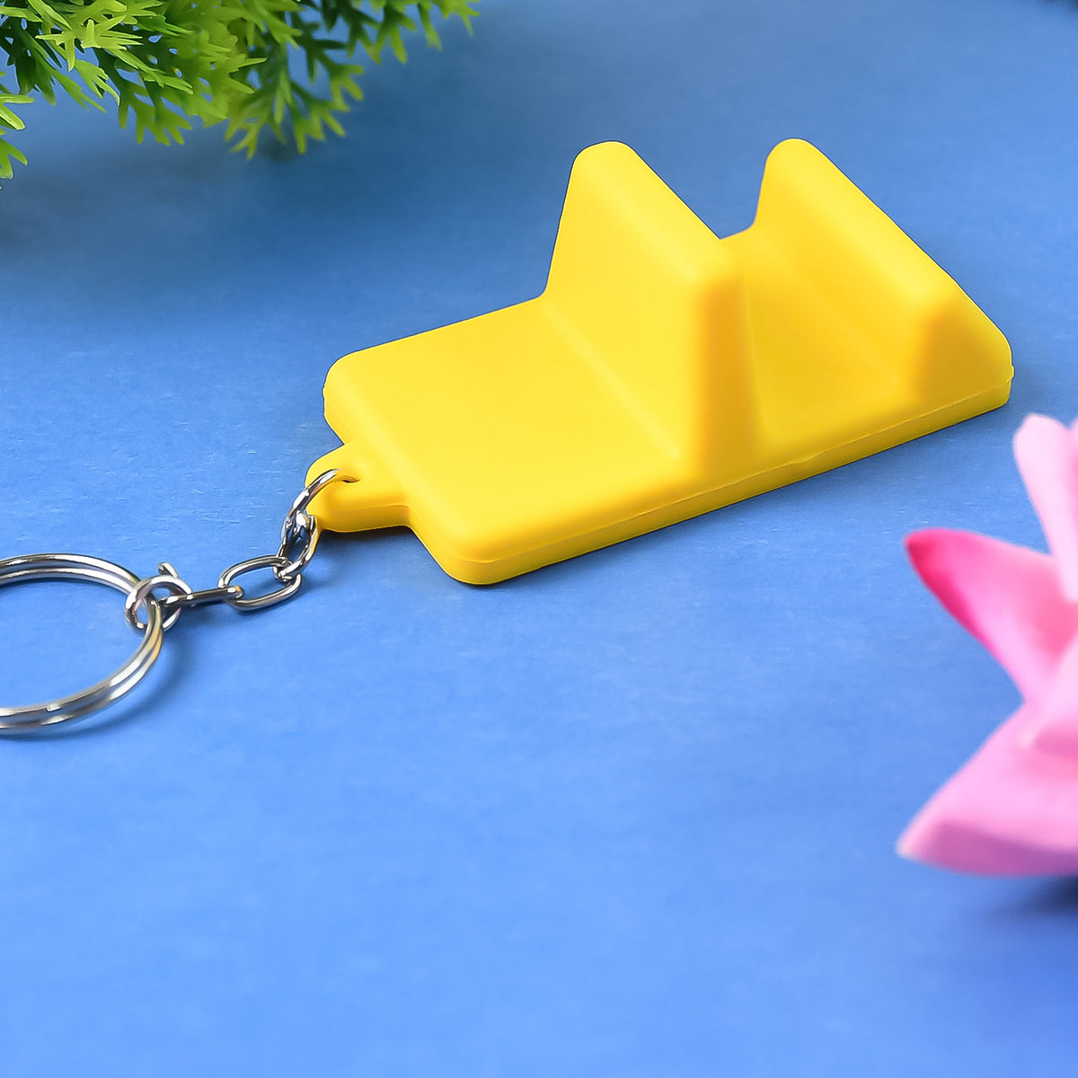 Plastic 2-in-1 Mobile Stand Keychain (1 Pc)